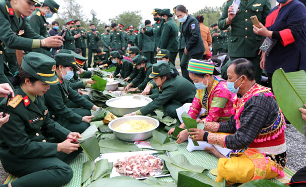 Hội[-]iBVTN&MT[-]Việt[-]Nam[-]chung[-]tay[-]hỗ[-]trợ[-]người[-]nghèo[-]ăn[-]Tết[-]trong[-]thời[-]kỳ[-]COVID